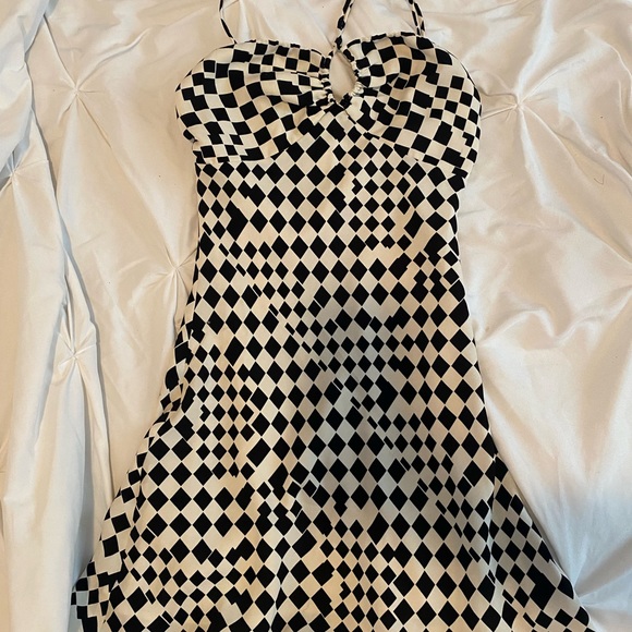 Isalis Black and White Checkered Dress - Picture 2 of 4